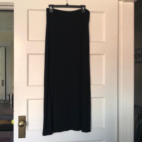 Black maxi skirt - Picture 1 of 2